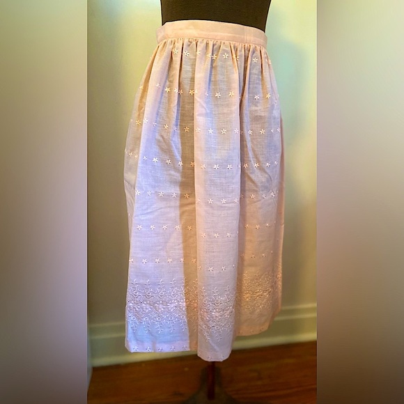 Vintage light pink/peach a-line embroidered skirt - Picture 2 of 10